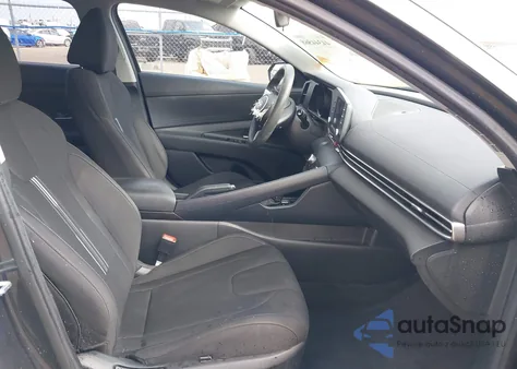 2022 Hyundai Elantra Sel z USA, uszkodzony, nr VIN 5NPLM4AG9NH084463